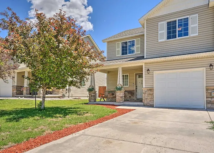 Сasa de vacaciones Inviting Townhome ~ 4 Mi To Downtown Cheyenne