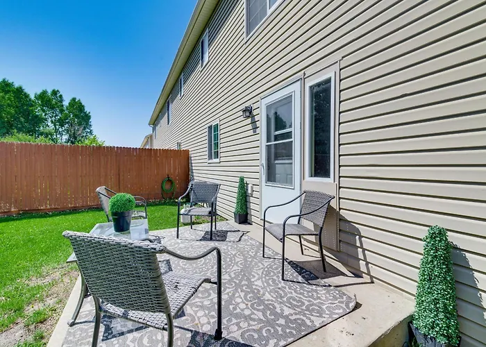 Сasa de vacaciones Inviting Townhome ~ 4 Mi To Downtown Cheyenne