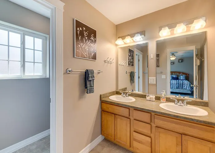 Inviting Townhome ~ 4 Mi To Downtown Сasa de vacaciones Cheyenne