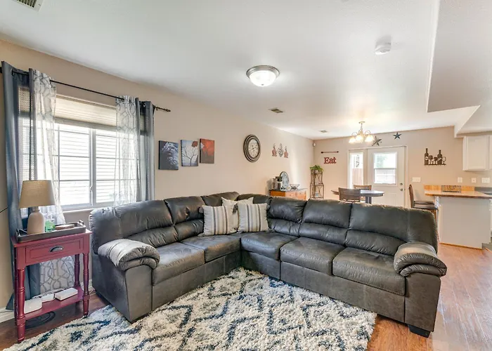 Сasa de vacaciones Inviting Townhome ~ 4 Mi To Downtown Cheyenne